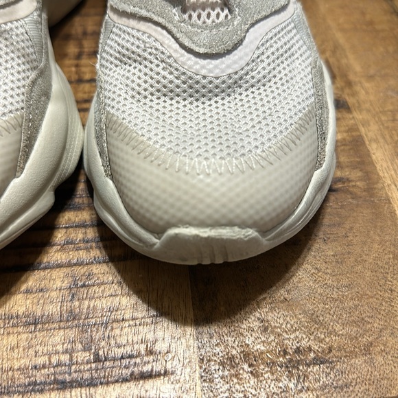 Adidas Ozweego Kids Size 3 - Picture 4 of 7